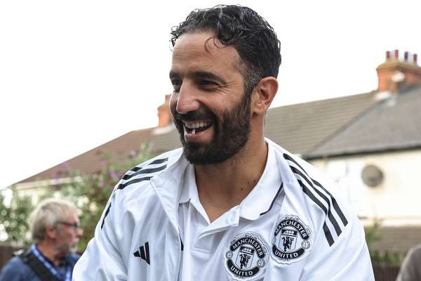 战术执行存隐忧 曼联更衣室力挺阿莫林获权威披露