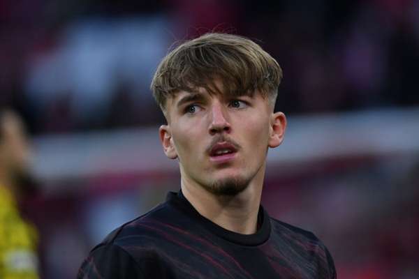 赫内斯谈新星卡尔：三场德甲比肩梅西？为时尚早